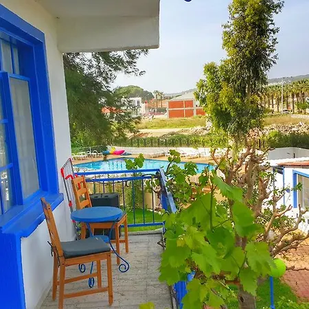 Mavi Zeytin Butik Bed & Breakfast Seferihisar