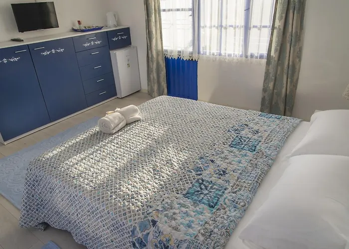 Mavi Zeytin Butik Bed & Breakfast Seferihisar